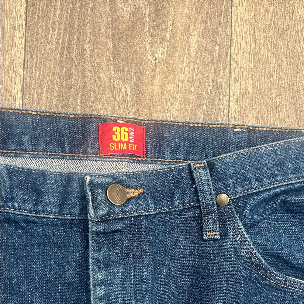 Wrangler Jeans - Picture 2 of 5